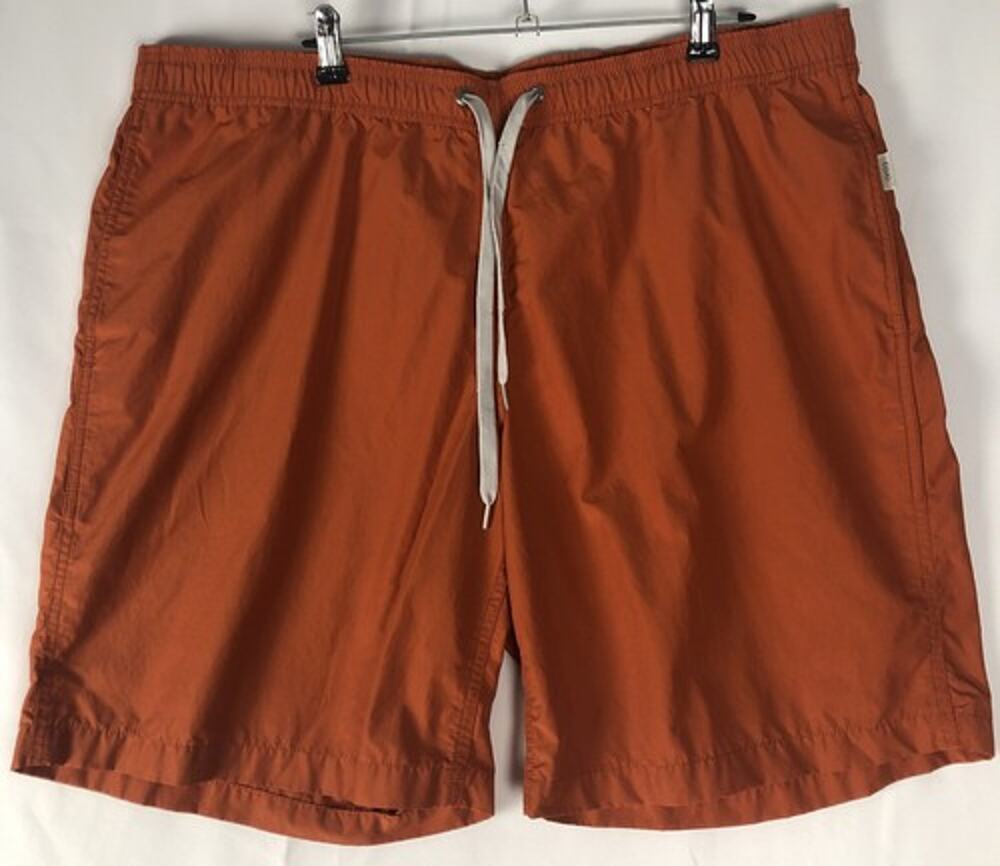 onia mens swim trunks Size XXL with pockets 8.5” inseam Coral